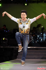 组图：哈林开唱邀张小燕 将与吴莫愁小S合唱