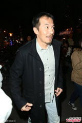 组图：陆川戴立忍曾宝仪等现身张震婚礼