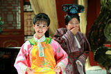 组图：琼瑶曝新还珠剧照 小燕子容嬷嬷搞笑对戏