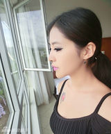 组图：谢雨欣大女儿美艳性感 母女似姐妹