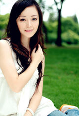 组图：许榕真全新写真曝光 温婉动人气质佳