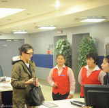 高清组图：大S汪小菲甜蜜回京 手戴钻戒秀恩爱