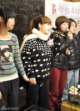 高清组图：柳岩“熊猫单车速递”遭遇“大反转”