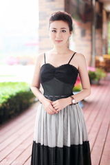 组图：石琳拍摄韵味时尚大片 显氧气美女气质