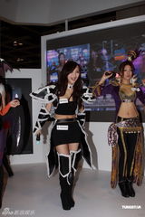 组图：陈静松岗李那小羽cosplay装性感出席活动