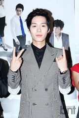 组图：金贤淑出席《无理的英爱小姐12》发布会