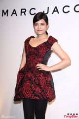 组图：陈妍希瘦身有成露酥胸 隋棠想恋爱苦无对象