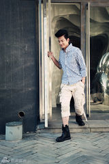 组图：陈晓东街拍写真曝光 清爽搭配潮范十足