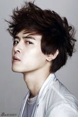 幻灯图：BOBO付辛博写真形单影只 倡导低碳避谈单飞