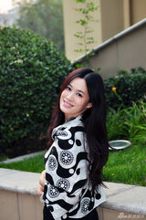 组图：歌手张萌复古写真素雅尽显文艺气质