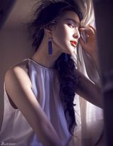 组图：范冰冰登《ELLE》封面 称柔弱只给自己看