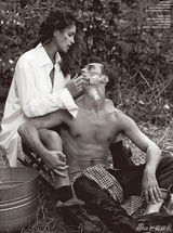 组图：47岁克劳馥情欲大片 酥胸半露与嫩男野战