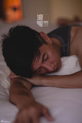 组图：吴奇隆海岛国私游记 系列二“那一瞬间”