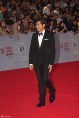 组图：第28届金鸡奖红毯 群星云集女星美艳男星帅气