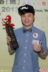 组图：陈婉珍出席活动 二女传情变问题拒受访