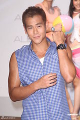 高清组图：彭于晏为手表代言 阳光帅气大秀健美肌肉