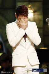 组图：孙浩英《歌剧明星》获胜 严智苑主持礼服抢眼