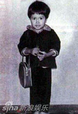 幻灯图：女星今昔对比 李宇春幼时甜美赵薇变化大