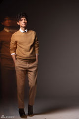 组图：陈楚生最新专辑写真转型优雅轻熟男