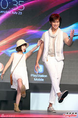 组图：陈柏霖自认患初老症 欲挑战父亲角色