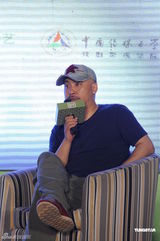 组图：王全安欲让爱妻张雨绮出演新片《外滩》