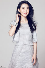 组图：石天琦春日写真 气质唯美成氧气美女