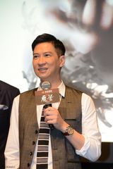 组图：《魔警》吴彦祖称与刘烨订娃娃亲是玩笑