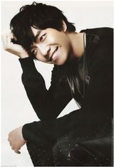 幻灯图集：李胜基《灿烂》爆红 成熟登杂志封面