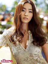 幻灯：韩彩英夏威夷拍摄服装画报 展独特魅力