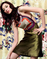 幻灯图集：吴佩慈写真秀窈窕身材 展现清纯一面