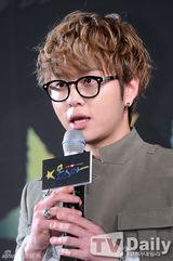 组图：龙俊亨出道5年首触电《Monster》发布