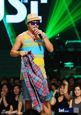 组图：HaHa等《尹道贤的Must》献热情舞台