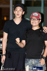 组图：九把刀柯震东赴韩宣传电影《那些年》