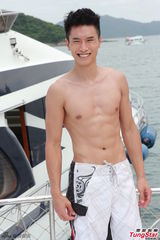 组图：《夜蒲3》船戏波涛群战 嫩模派对玩过火