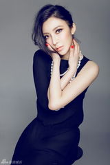 组图：林薇琪梦幻剪影写真妩媚动人