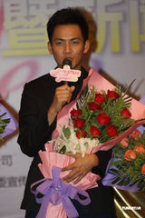 组图：《秘密花园》开机 钟汉良安七炫现身