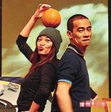 幻灯图：历数陈小春应采儿合影 新婚在即秀恩爱