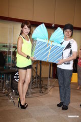 组图：丁当邀冠佑来个唱尬舞 怪兽高喊要退出