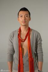 高清组图：小柯弟子里翌楷写真 设计师也爱唱歌