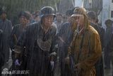 组图：《圣天门口》雨戏照曝光 段奕宏自曝极品体验