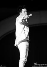 高清组图：韩团Bigbang日本开唱 成员潮服亮相