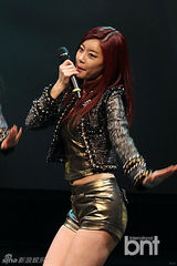 组图：GirlsDay等出席时尚庆典献精彩舞台