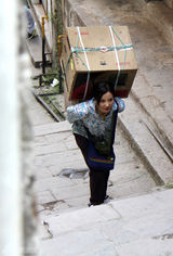 组图：《半城山水满城橘》花絮照 陶红和弟弟首合作