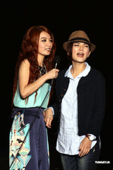 组图：Hebe语出惊人“胸部山” Ella搞笑扮丑相挺