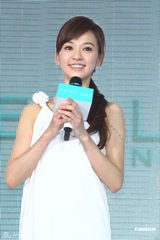 组图：陈意涵甜美亮丽造型代言 祝日本早日平静