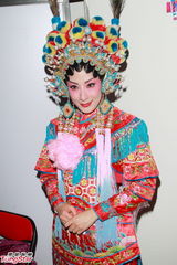 组图：《名媛望族》播映大结局 杨怡戏服现身颇亮眼