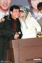 高清组图：“魔幻1+1”签唱会 大师兄罗志祥站台