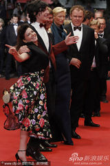 高清图：《我们需要谈谈凯文》首映 蒂尔达大秀裸背