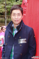 组图：马浚伟为新剧吆喝 懒理绯闻一笑置之