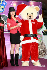 高清组图：邓萃雯雅痞造型亮相 力挺杨怡很用心